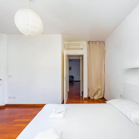 ミラノCozy Flat 500M From Affori Fn!アパートメント エクステリア 写真