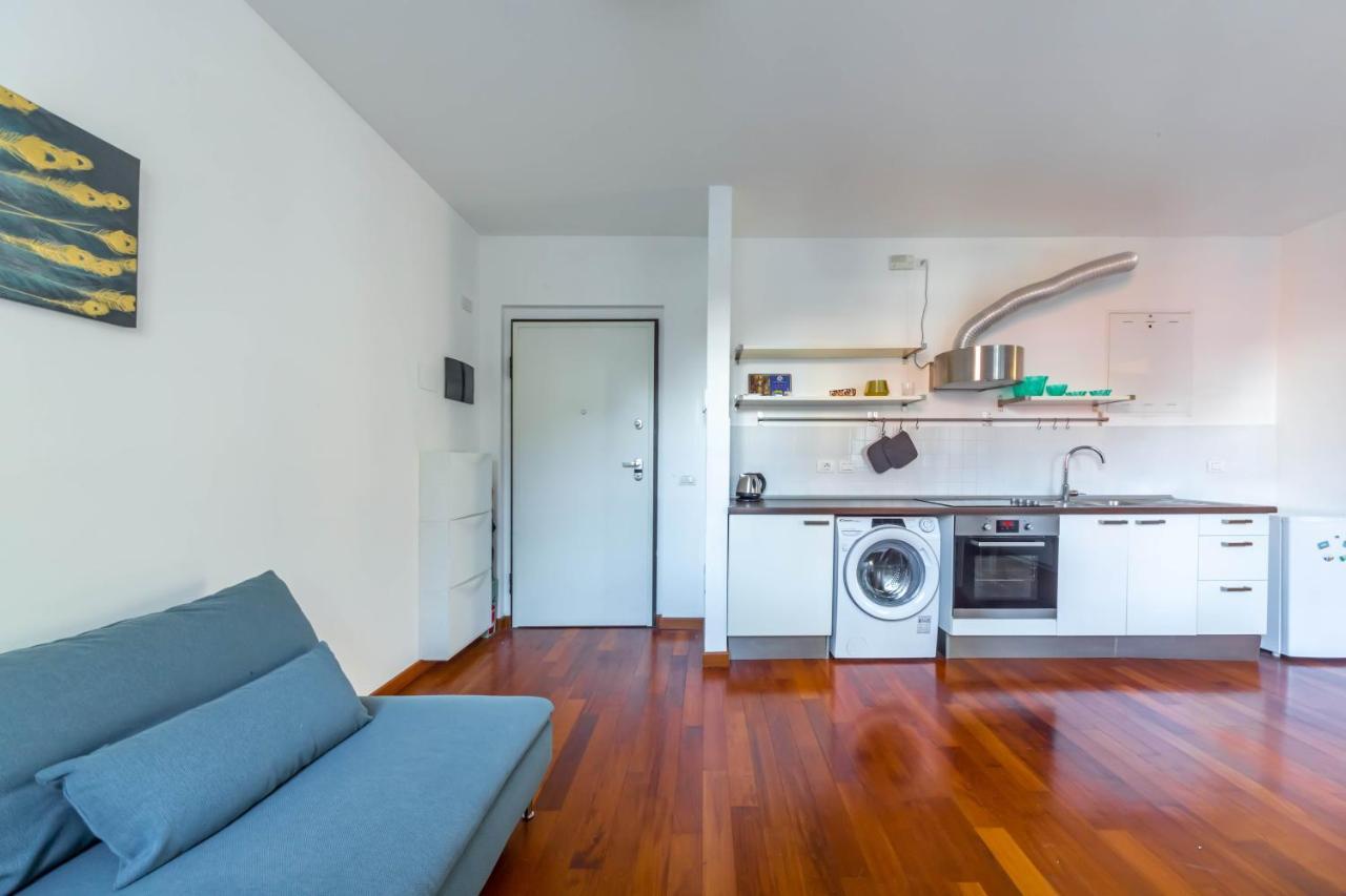 ミラノCozy Flat 500M From Affori Fn!アパートメント エクステリア 写真